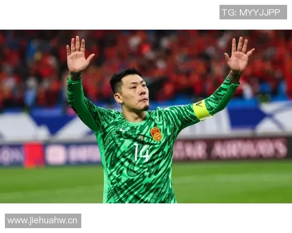 神奇扑救!王大雷在第18分钟成功挡住叶楚贵的近距离头球射门 神奇扑救!王大雷在第18分钟成功挡住叶楚贵的近距离头球射门