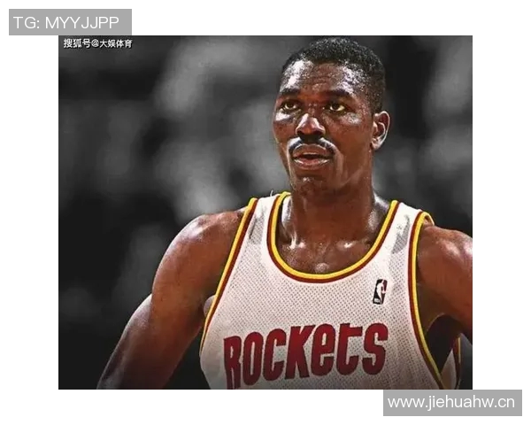 奥拉朱旺透露文班亚马渴望学习脚步技巧并愿意向他请教秘诀 奥拉朱旺透露文班亚马渴望学习脚步技巧并愿意向他请教秘诀