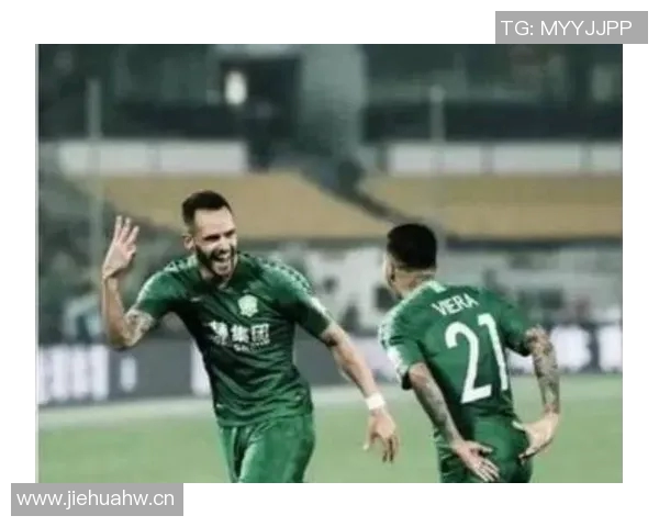 国安队员昨晚齐聚塞蒂恩住处送别情深意重温暖瞬间