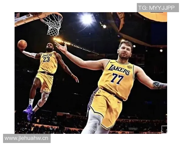 詹姆斯称赞东契奇身体状态出色有助于赛后恢复表现提升 詹姆斯称赞东契奇身体状态出色有助于赛后恢复表现提升