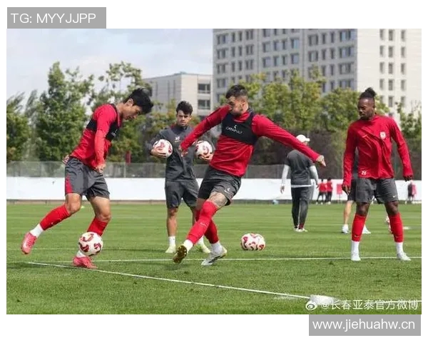 长春寒潮来袭亚泰队员迎战低温全力备战保级生死战 长春寒潮来袭亚泰队员迎战低温全力备战保级生死战