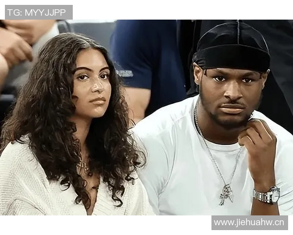 詹姆斯小儿子布莱斯与女友甜蜜合影引发网友热议与祝福 詹姆斯小儿子布莱斯与女友甜蜜合影引发网友热议与祝福