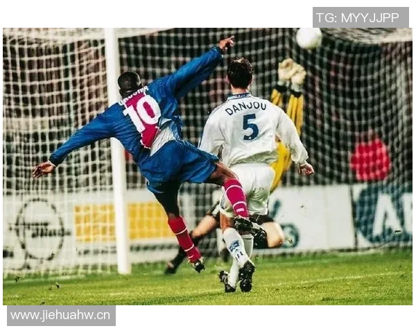 维蒂尼亚高度评价维拉蒂称其为全能中场的魔术师展现非凡才华 维蒂尼亚高度评价维拉蒂称其为全能中场的魔术师展现非凡才华