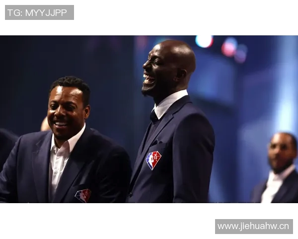 皮尔斯与女主持探讨禁忌话题引发热议是否应该尝试男友的私密行为 皮尔斯与女主持探讨禁忌话题引发热议是否应该尝试男友的私密行为