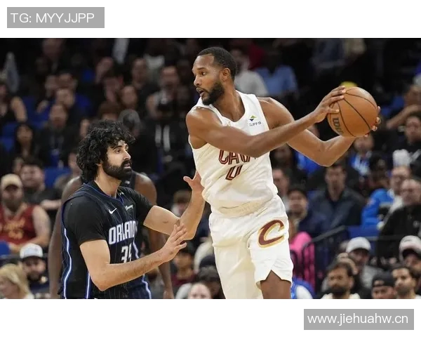 老队友重聚骑士公牛赛前米切尔阿伦与奥科罗亲切交流回忆往昔 老队友重聚骑士公牛赛前米切尔阿伦与奥科罗亲切交流回忆往昔