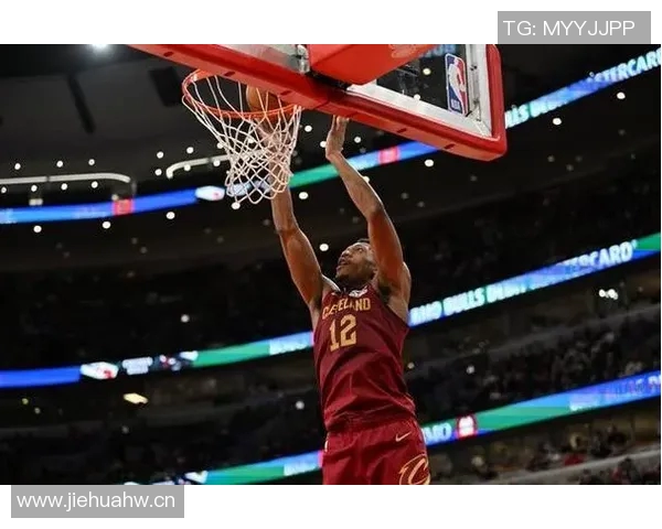 亨特上半场表现出色6投5中轻松斩获12分6篮板1助攻1抢断